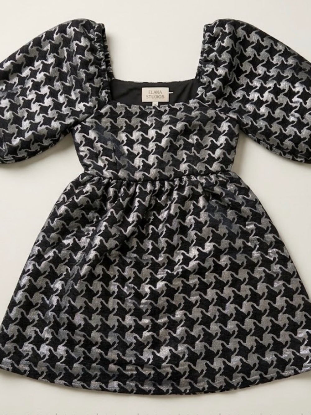 Moon river nwt woman’s size small black and silver metallic dress